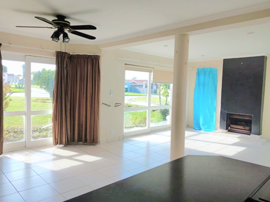To Let 3 Bedroom Property for Rent in Overbaakens Eastern Cape